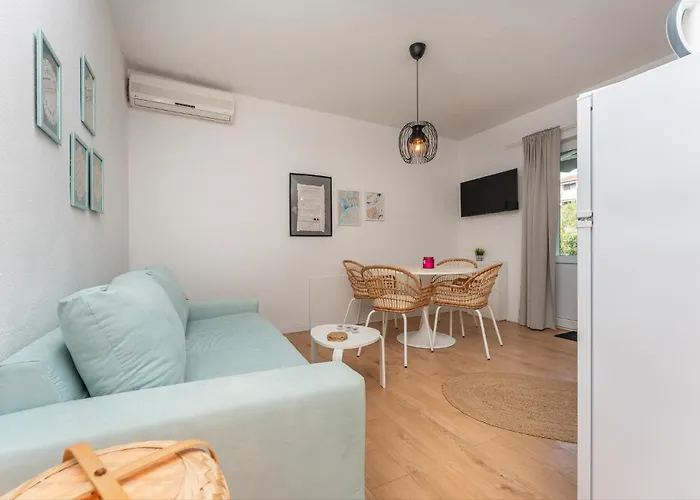 Cozy In * سفيتي فيليب ياكوف